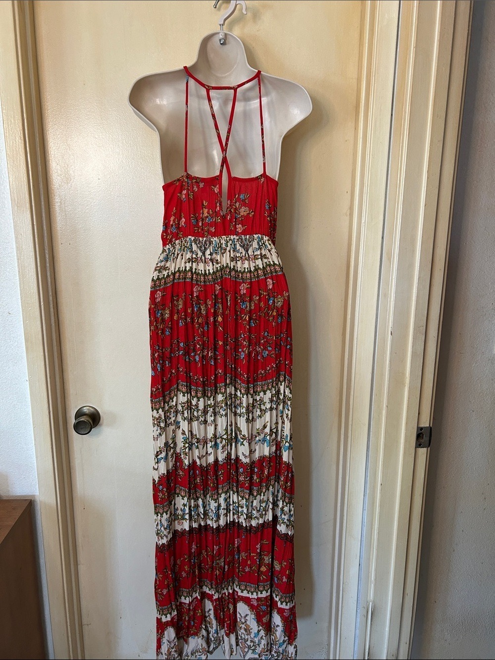 Patrons of Peace Red Floral Maxi Dress with Spaghetti Straps size M - Picture 7 of 12
